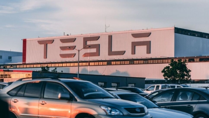 Tesla revoluciona la industria con un limpiaparabrisas láser