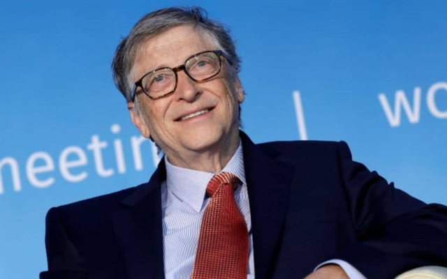 Bill Gates lanza advertencia por Ómicron.