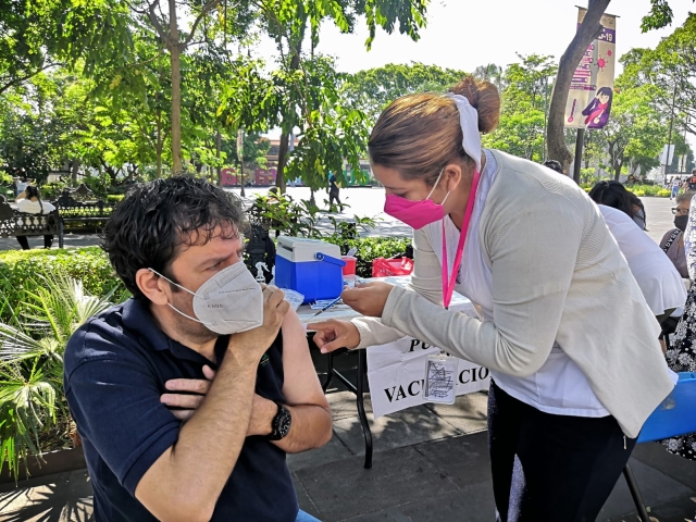 Continúa vacunación intensiva contra covid-19 en Morelos