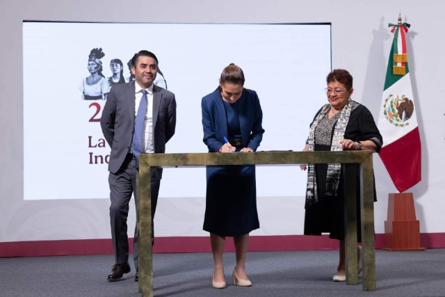 La mandataria federal destacó que la expedición de la Ley General de Aguas reglamentará el artículo 4 de la Constitución para garantizar el derecho humano al agua y al saneamiento.