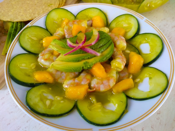 Receta para hacer un aguachile de camarón con mango