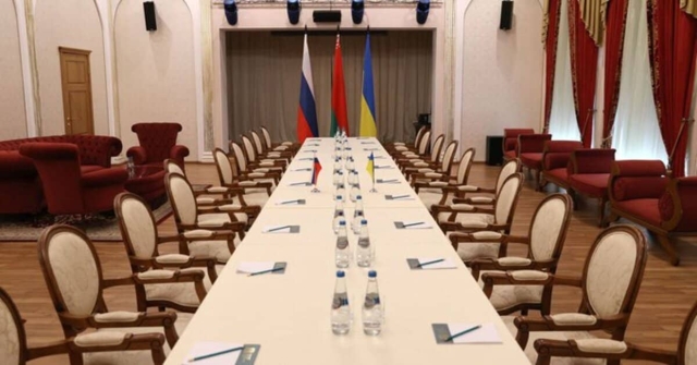 Rusia y Ucrania inician conversaciones de paz en Bielorrusia