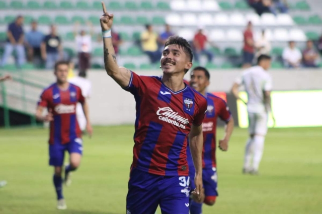 Édgar Jiménez anotó el cuarto gol contra Atlético La Paz.