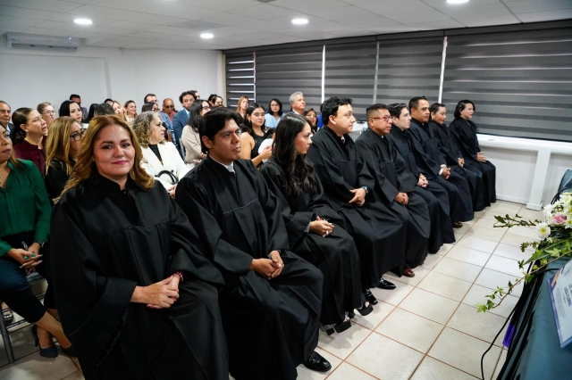 Toman protesta a nueve juezas y jueces