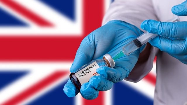 Reino Unido emitiría certificados de vacunación.