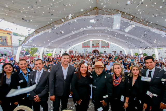 Agustín Alonso Mendoza y el resto del Cabildo tomaron protesta.