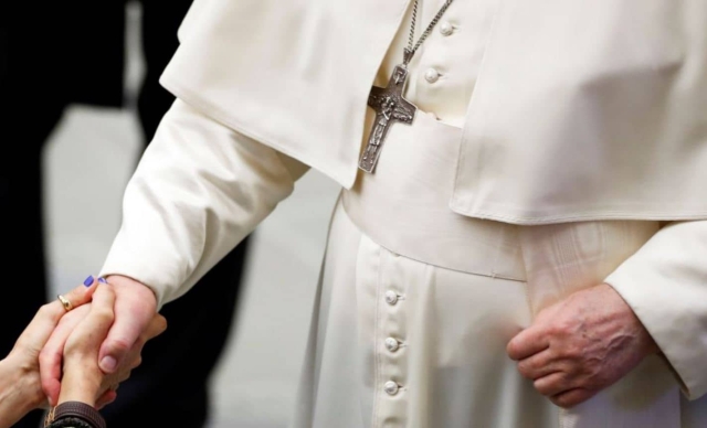 Vaticano absuelve a sacerdotes por acusaciones de violación.