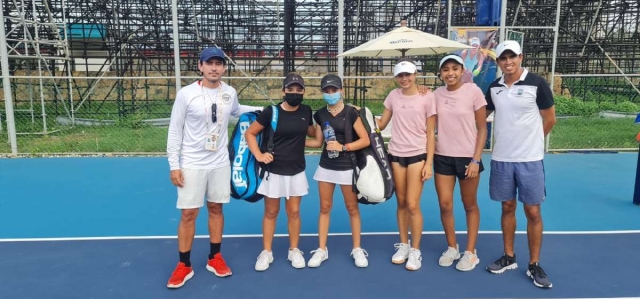 Las tenistas morelenses Alexia Estrada y Valeria García vencieron ayer en Cuartos de Final a las chiapanecas Camila Valencia Ramos y Galia García, en dobles, categoría 14 años y menores.