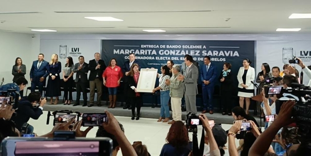 Entrega Congreso Bando Solemne a Margarita González Saravia como gobernadora electa de Morelos