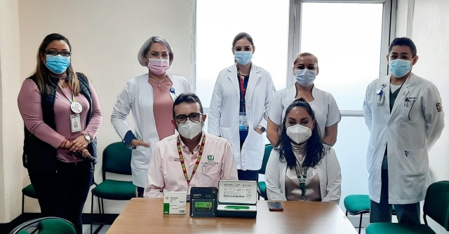 Autoridades del IMSS Morelos entregan dispositivo para realizar biopsias de seno