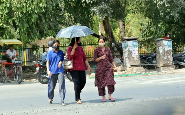 India declara estado de alerta por ola de calor de hasta 47 grados