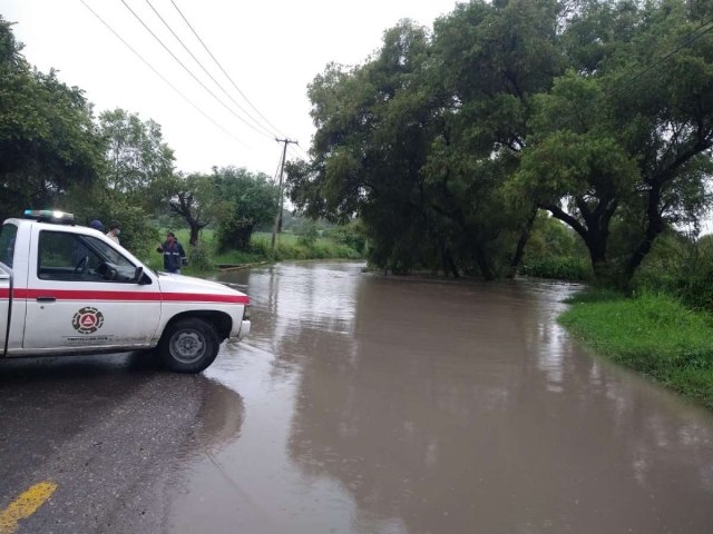 En Tlaltizapán solicitaron el apoyo de la Cruz Roja a fin de homologar criterios para atender las emergencias por inundaciones. Esta semana han cerrado las carreteras por desbordamiento de ríos.