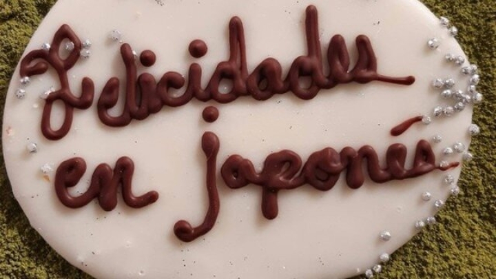‘Felicidades en japonés’: Pide pastel con mensaje en otro idioma; le entregan esto
