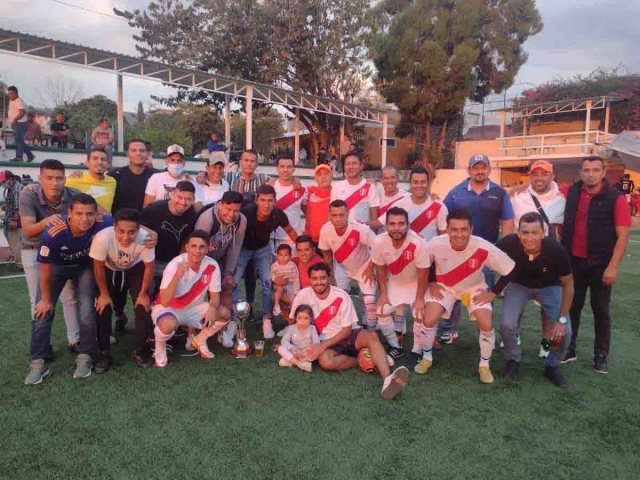  Real Barona Moustache goleó 5-0 a Marte, en el campo de Chamilpa, en la categoría de veteranos (más de 35 años).