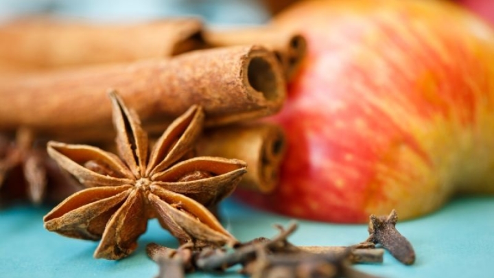 3 ingredientes de cocina que te pueden ayudar a crear un aromatizante casero