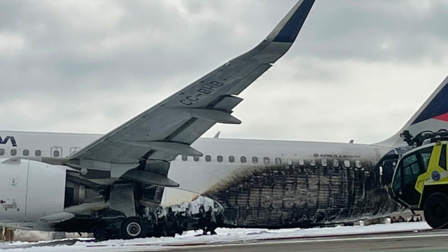 Avión choca con camión en aeropuerto de Lima, Perú; hay 2 muertos