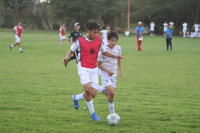 Jóvenes de varias edades acudieron a las visorías que se llevaron a cabo en el campo Alcántar de Jiutepec.