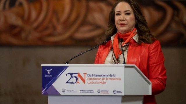 Colegios de abogados piden a la UNAM investigar supuesto plagio de tesis de la ministra Yasmín Esquivel
