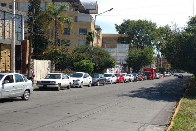 FOTOGRAFÍA 1: Avenida Teopanzolco. Cuernavaca, Morelos.