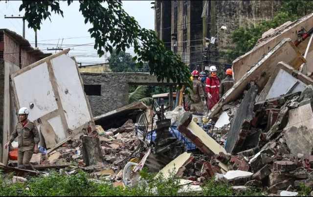 Se derrumba edificio en Brasil; reportan 11 personas muertas