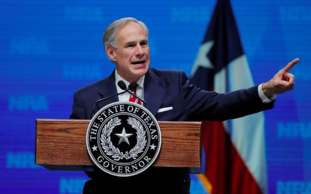 Gobernador de Texas amenaza con reimponer inspecciones en frontera con México