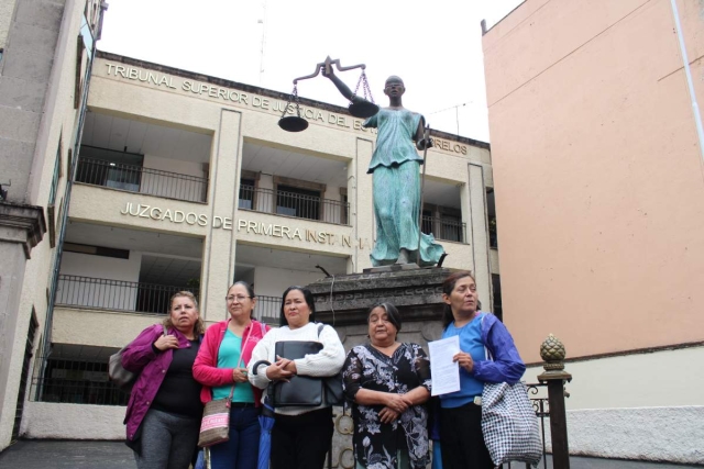 Representantes del Frente Nacional Contra la Violencia Vicaria rememoraron el caso de Dulce Gabriela Flores González y exigieron justicia por el mismo.   