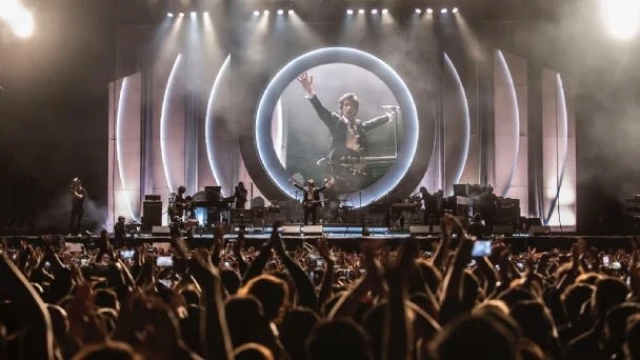 Retorno excepcional: Arctic Monkeys deslumbra Foro Sol