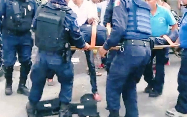 Se enfrentan policías y civiles en Cuautla