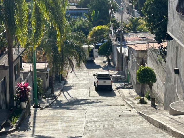 Hallan un cadáver embolsado en Temixco