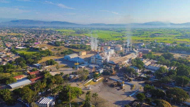 La zafra en el IEZ cumplió una semana, con una molienda de más de cinco mil toneladas industrializadas diarias. El gerente consideró que concluirá a principios de mayo.