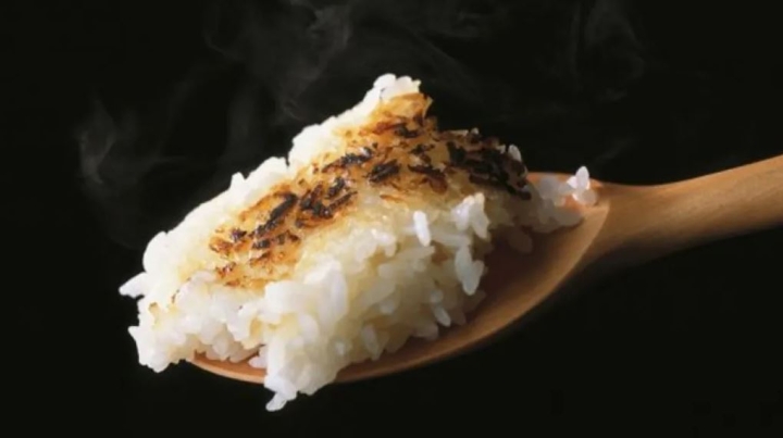 ¿Qué hacer si se te quema el arroz? Trucos para quitarle el mal sabor