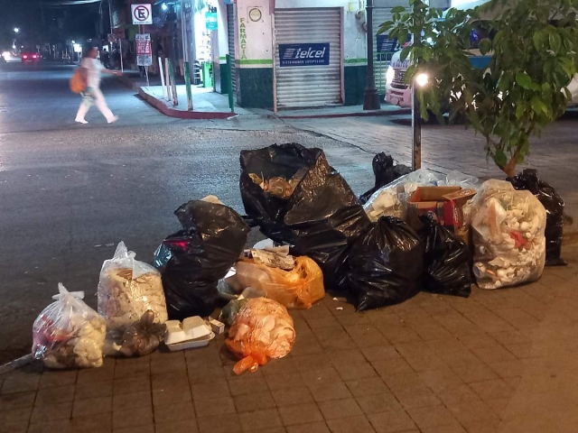   Las autoridades solicitaron racionalidad y corresponsabilidad a los ciudadanos, que en los últimos años “se desordenaron” y dejan basura en las calles.