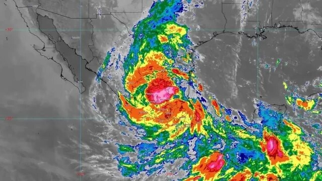 Tormenta tropical Alberto toca tierra en Ciudad Madero, Tamaulipas