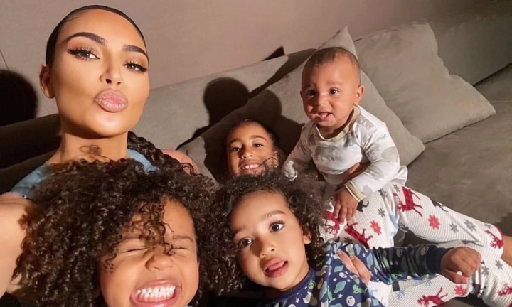 Kim Kardashian y sus cuatro hijos contrajeron coronavirus