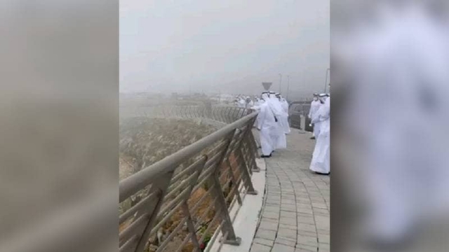 Emiratos Árabes &quot;crea lluvia artificial&quot; para controlar ola de calor.