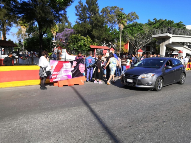 Se manifiestan Bases de Morena Morelos en apoyo al presidente AMLO