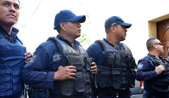 Todos los policías de Cuernavaca disponen de armamento: Urióstegui