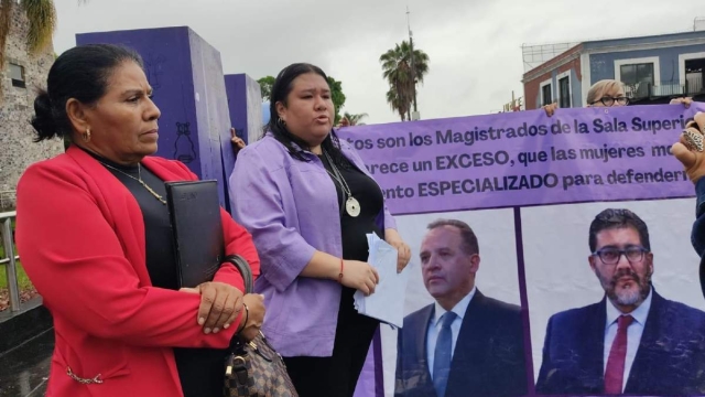 Representantes de diversas agrupaciones instaron al Impepac a garantizar los derechos políticos de las mujeres. 