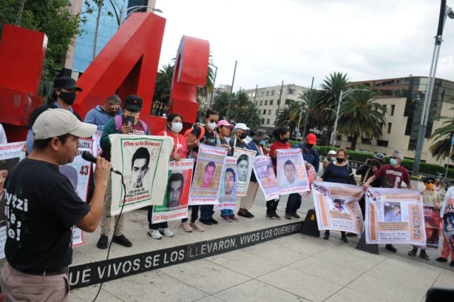 43 normalistas de Ayotzinapa: ‘No hay indicio alguno de que sigan con vida’, dice Encinas