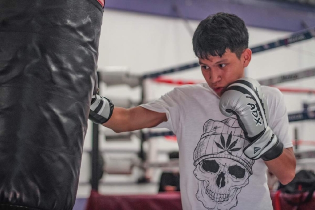 Lucen boxeadores de la Escuela Centenario en torneo estatal