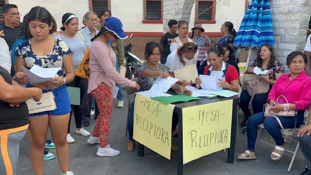 Se tramita la documentación de estudiantes de la Escuela Preparatoria Alberta Rojas Andrade, ante el conflicto interno en el plantel.