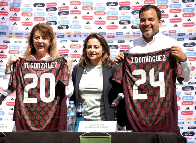 Presentación del jersey que portarán, en apoyo a la selección mexicana femenil.