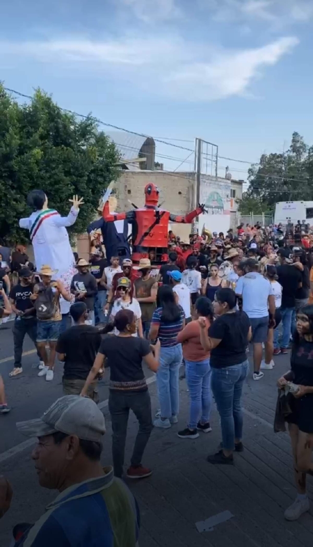 Música, color y alegría caracterizaron la celebración.