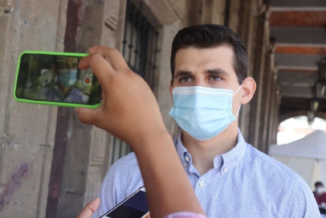 Reconoce Diego Alcázar participación de jóvenes durante vacunación en Jiutepec