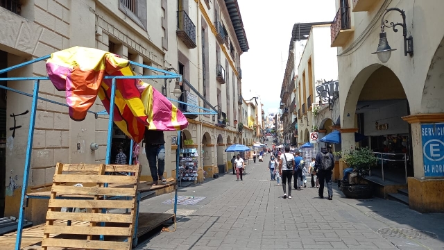 Por fiestas patrias, se instala comercio ambulante en Cuernavaca