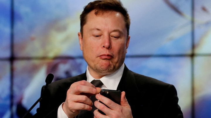 Elon Musk renuncia a su número telefónico; se comunicará por &#039;X&#039;