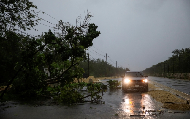 Quintana Roo en fase de auxilio tras paso del huracán &#039;Beryl&#039;