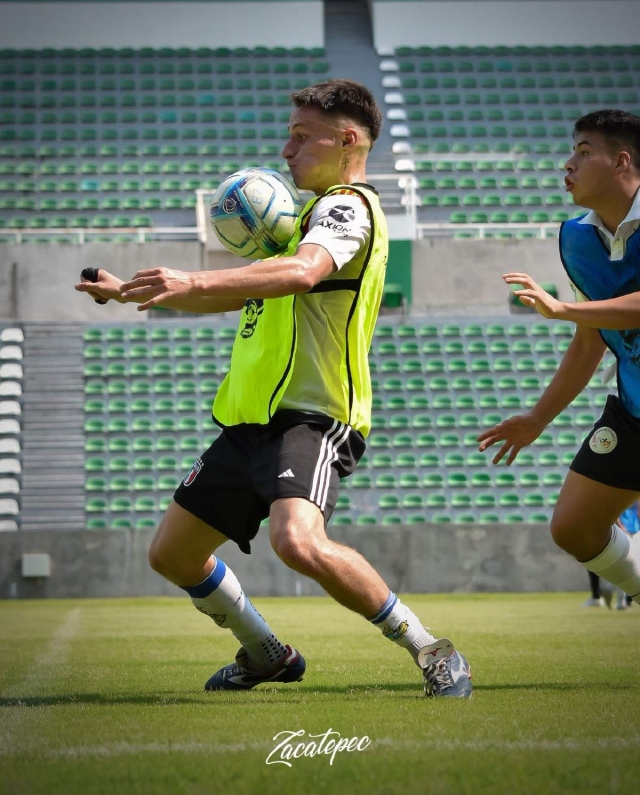 Jóvenes futbolistas de diferentes partes del país y del estado buscan pertenecer a Escorpiones Zacatepec.