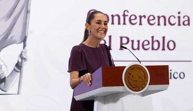 Impuesto a remesas baja a 3.5%  pero 'vamos a seguir trabajando': Sheinbaum