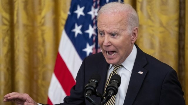 Biden pide al Congreso más dinero para Ucrania y para reponer arsenal
